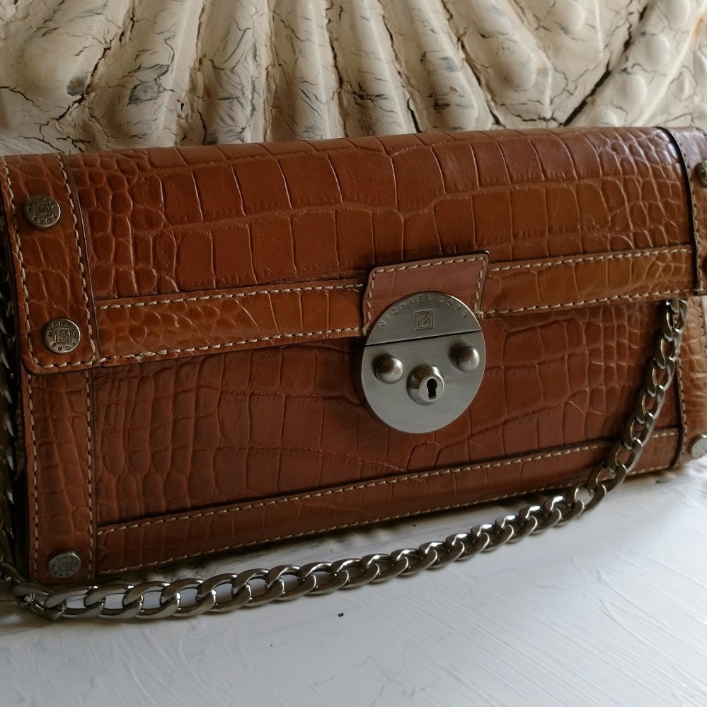 Michael Kors Peninsula ll Flap Shoulder Bag - Picture 1 of 12